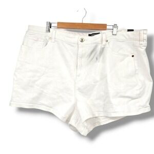 Torrid White Denim Shorts A-Line High Rise Plus‎ Size 24